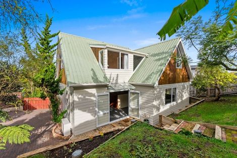 Photo of property in 2/56 Lavery Place, Sunnynook, Auckland, 0632