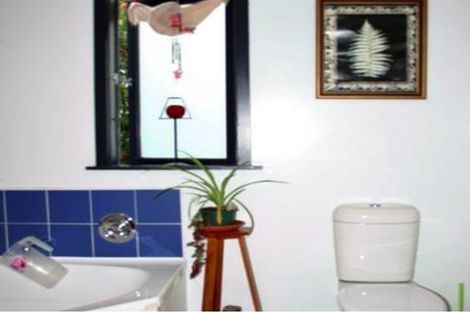 Photo of property in 205 Waimumu Road, Massey, Auckland, 0614