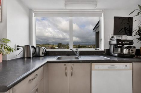Photo of property in 9a Ballantrae Place, Highlands Park, New Plymouth, 4312