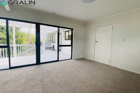 Photo of property in 32 Kelman Road, Kelston, Auckland, 0602
