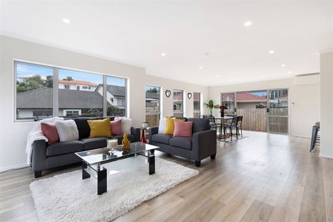 Photo of property in 2a Palmgreen Court, Stanmore Bay, Whangaparaoa, 0932