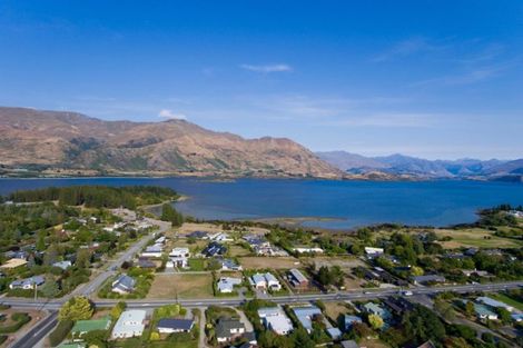 Photo of property in 160 Beacon Point Road, Wanaka, 9305