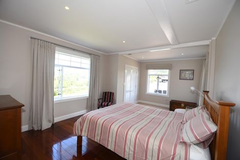 Photo of property in 1 Penguin Street, Leigh, 0985