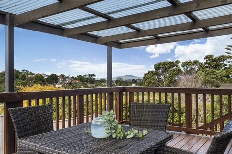 Photo of property in 1/30 Tui Glen Road, Birkenhead, Auckland, 0626