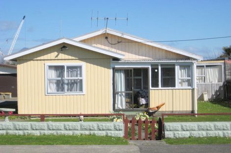 Photo of property in 22 Tawa Street, Edgecumbe, 3120