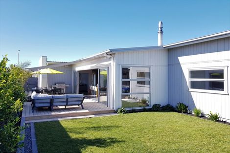 Photo of property in 10 Sarcodia Place, Papamoa Beach, Papamoa, 3118