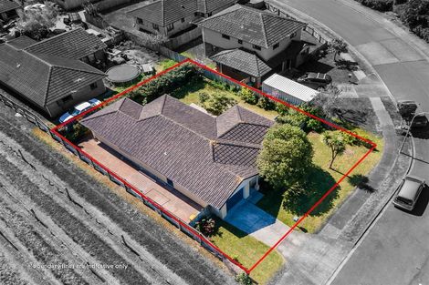 Photo of property in 30 Misty Valley Drive, Henderson, Auckland, 0612