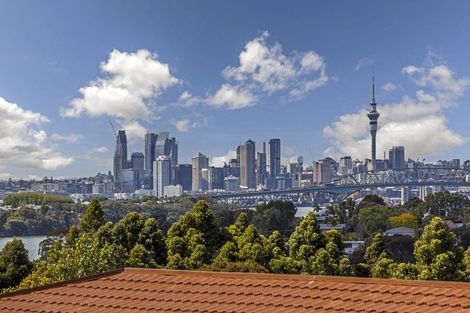 Photo of property in 3/24 Wernham Place, Northcote, Auckland, 0626