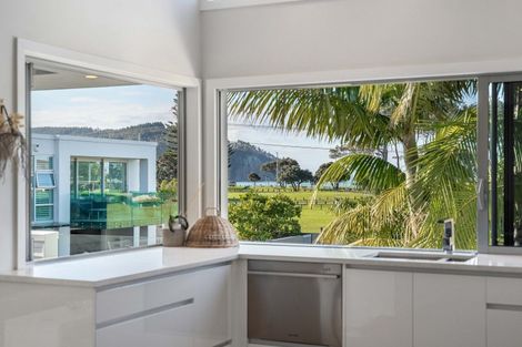 Photo of property in 517b Ocean Road, Whangamata, 3620