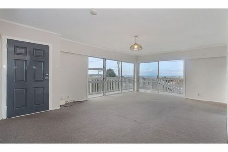 Photo of property in 832 East Coast Road, Oteha, Auckland, 0630