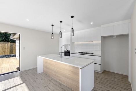 Photo of property in 12 Konoba Avenue, Kumeu, 0810