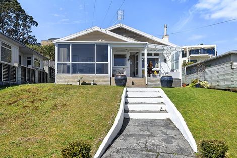 Photo of property in 11 Burns Street, Westown, New Plymouth, 4310