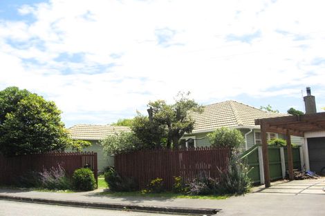 Photo of property in 12 Reeves Road, Opawa, Christchurch, 8023