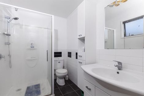 Photo of property in 8 John Dee Crescent, Red Beach, 0932