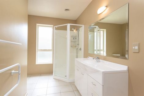 Photo of property in 132 Rothesay Road, Parklands, Christchurch, 8083