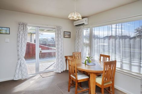 Photo of property in 98 Bickerton Street, Wainoni, Christchurch, 8061