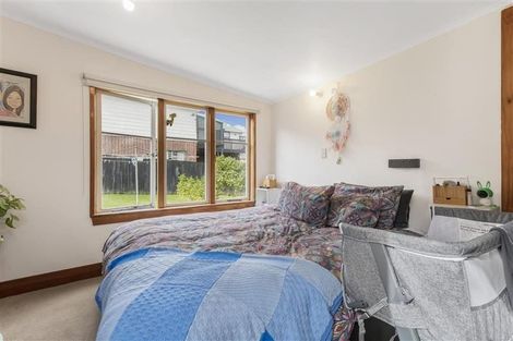 Photo of property in 2 Bowers Road, Glen Eden, Auckland, 0602
