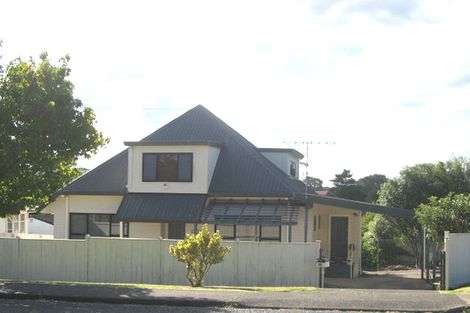 Photo of property in 2/42 College Road, Northcote, Auckland, 0627
