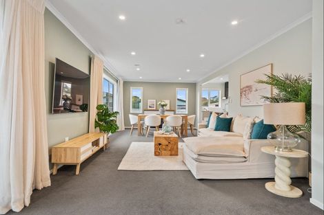 Photo of property in 13e York Crescent, Westown, New Plymouth, 4310