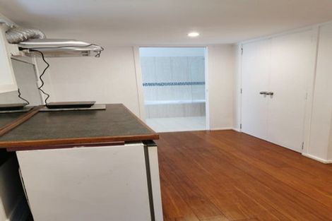 Photo of property in 16 Beeche Place, Birkdale, Auckland, 0626