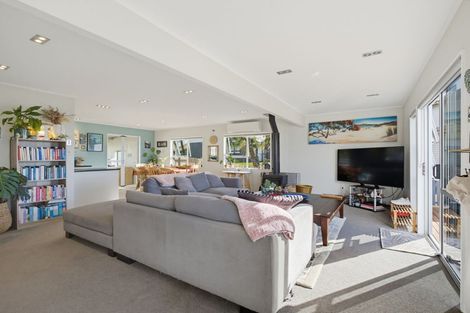 Photo of property in 3 Awatere Place, Snells Beach, 0920