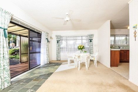 Photo of property in 2/11 Basilton Close, Bucklands Beach, Auckland, 2012