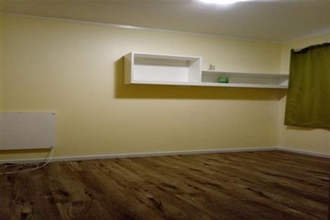 Photo of property in 2/26 Kemp Road, Massey, Auckland, 0614