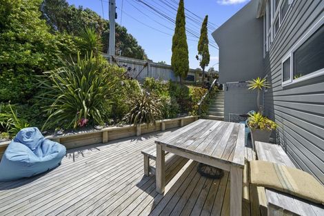 Photo of property in 2b Cherry Grove, Strathmore Park, Wellington, 6022