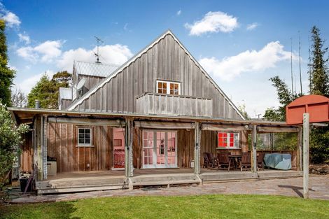 Photo of property in 5 Tane Road, Laingholm, Auckland, 0604