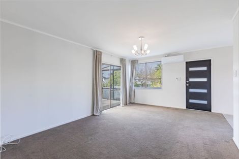 Photo of property in 35 Nile Road, Kelston, Auckland, 0602