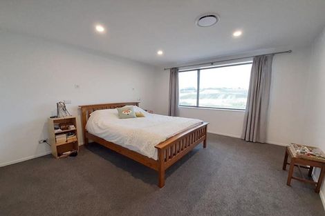 Photo of property in 17 Moki Place, Long Bay, Auckland, 0630