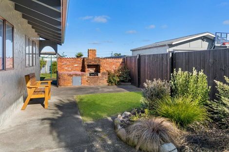 Photo of property in 53 Hinau Street, Castlecliff, Whanganui, 4501