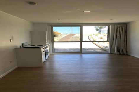 Photo of property in 1009 Whangaparaoa Road, Tindalls Beach, Whangaparaoa, 0930