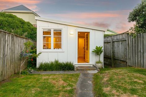 Photo of property in 201 Onepu Road, Lyall Bay, Wellington, 6022