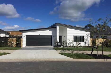 Photo of property in 27 Syd Grant Crescent, Orewa, 0931