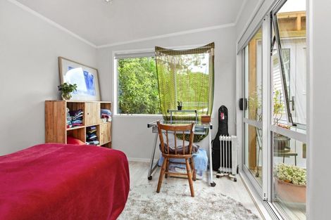 Photo of property in 5 Cross Street, Raglan, 3225