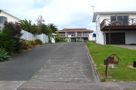 Photo of property in 23 Pacific Parade, Army Bay, Whangaparaoa, 0930