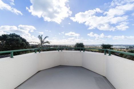 Photo of property in 84 Luckens Road, West Harbour, Auckland, 0618