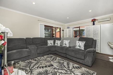 Photo of property in 16 Muirfield Street, Wattle Downs, Auckland, 2103