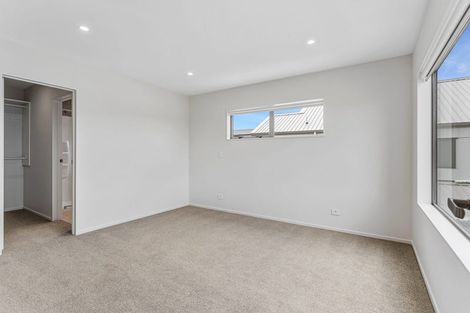 Photo of property in 39 Parkmore Drive, Rosehill, Papakura, 2113