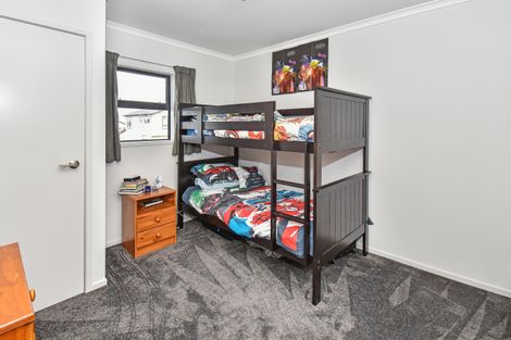 Photo of property in 10 Taiaapure Street, Weymouth, Auckland, 2103