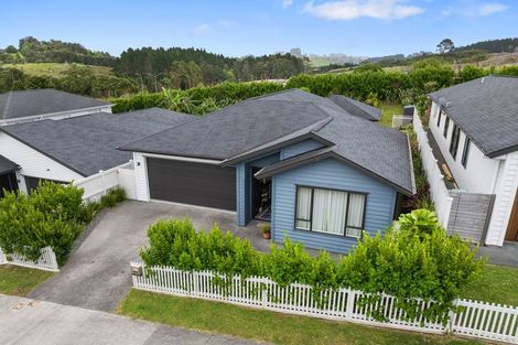 Photo of property in 61 Godfrey Drive, Orewa, 0931