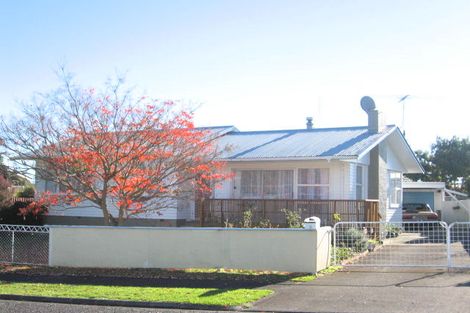 Photo of property in 8 Hywell Place, Manurewa, Auckland, 2102