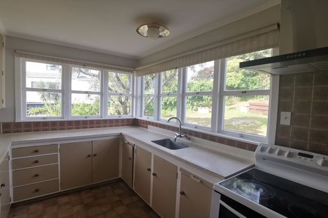 Photo of property in 17 Peach Road, Glenfield, Auckland, 0629