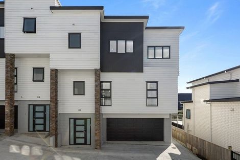 Photo of property in 4225b Great North Road, Glendene, Auckland, 0602