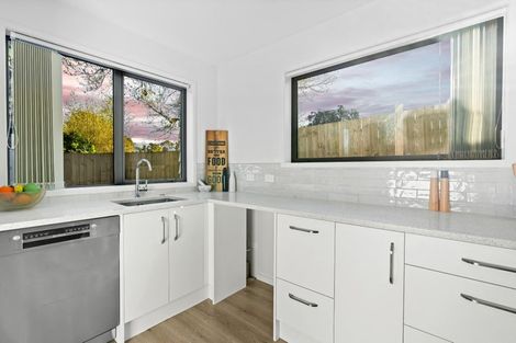 Photo of property in 6d Buisson Glade, West Harbour, Auckland, 0618