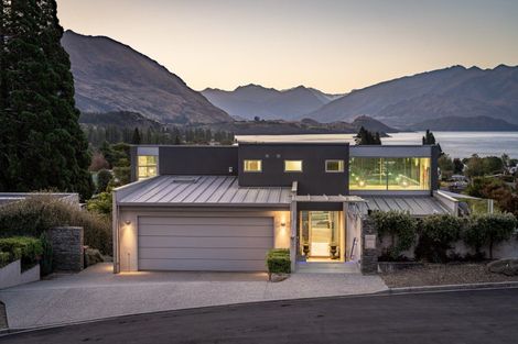 Photo of property in 3 Botting Place, Wanaka, 9305