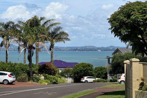 Photo of property in 2 Harbour Lights Close, West Harbour, Auckland, 0618
