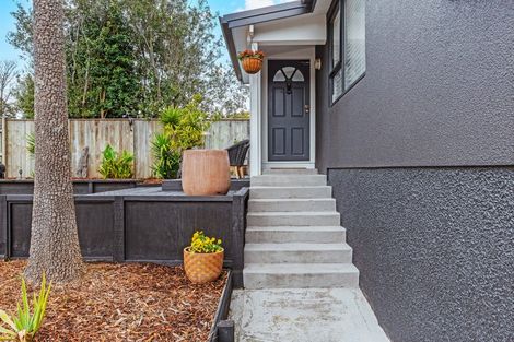 Photo of property in 37 Tamatea Road, Taupo, 3330