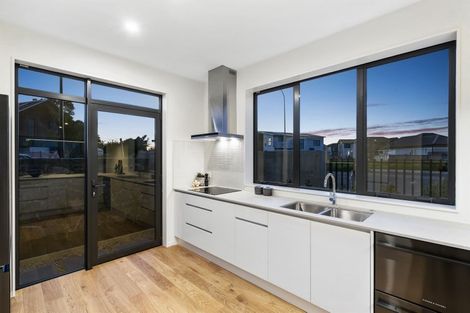 Photo of property in 2 Ocean Breeze Avenue, Hobsonville, Auckland, 0616